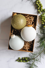 Load image into Gallery viewer, Eco Christmas Bauble - White